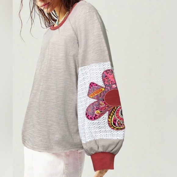 Women's Gray and Red Floral Sleeve Top - Picture 3 of 9